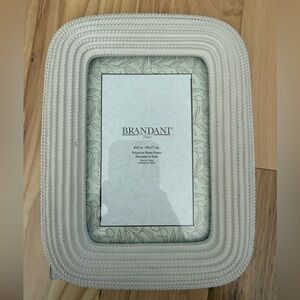 Beautiful cream 4x6 picture frame